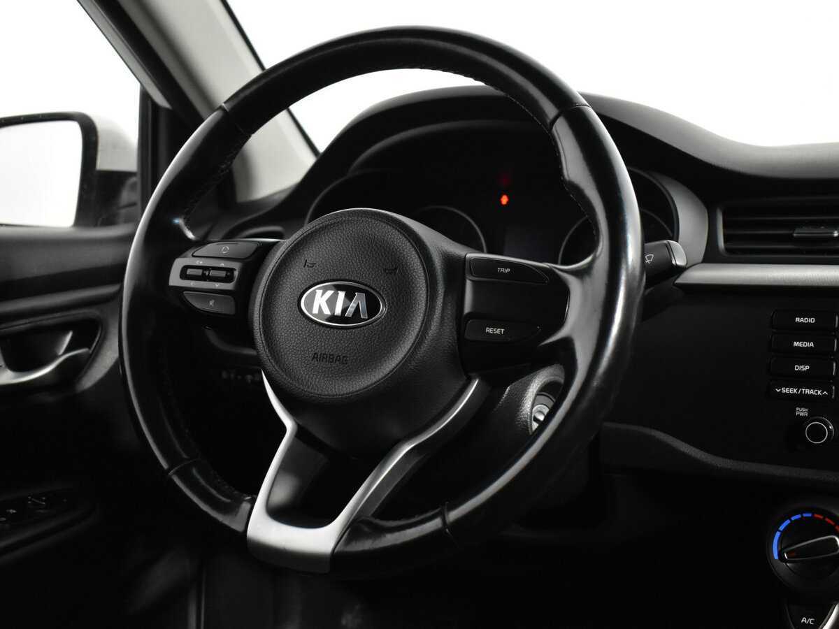 Kia Rio с пробегом — 2017 год. Фото: #11