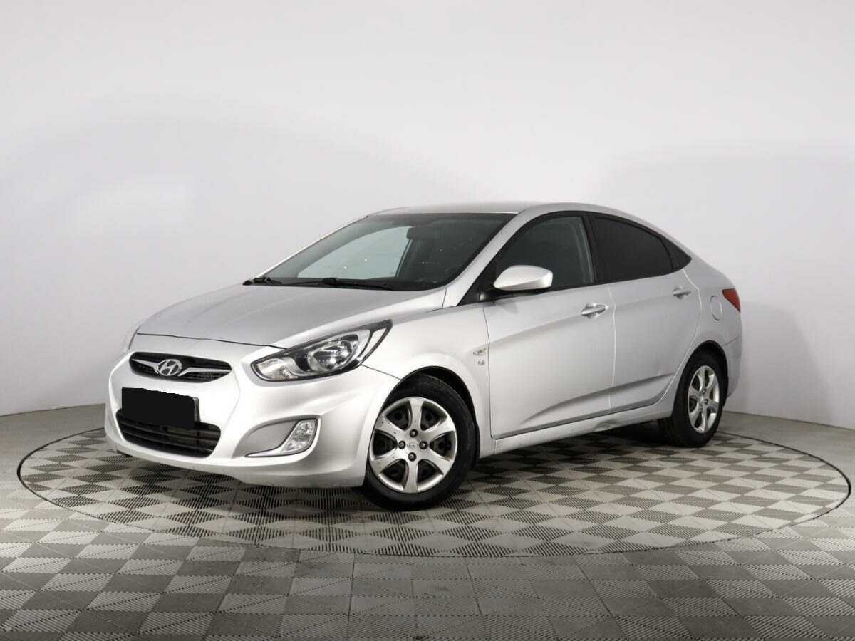 Hyundai Solaris с пробегом — 2012 год. Посмотреть фото