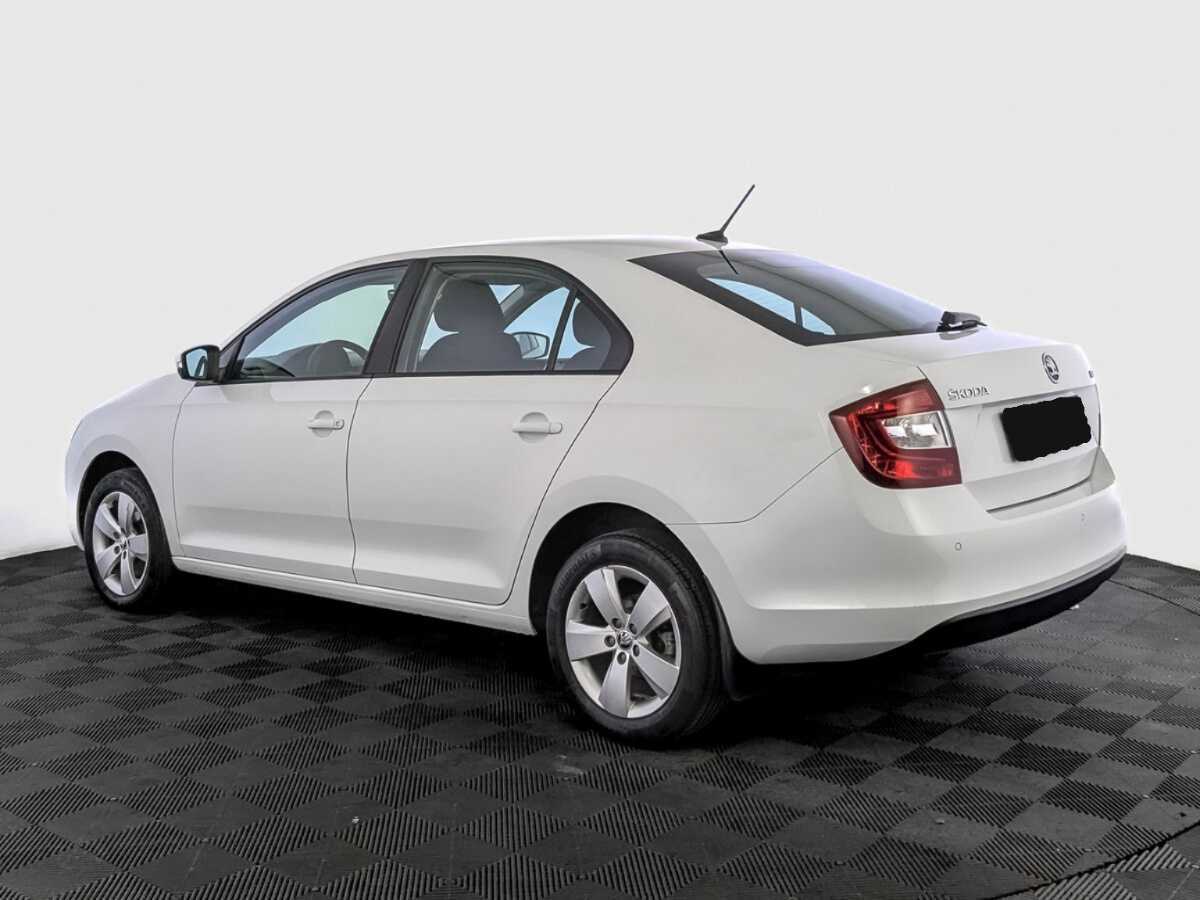 Skoda Rapid с пробегом — 2018 год. Фото: #6