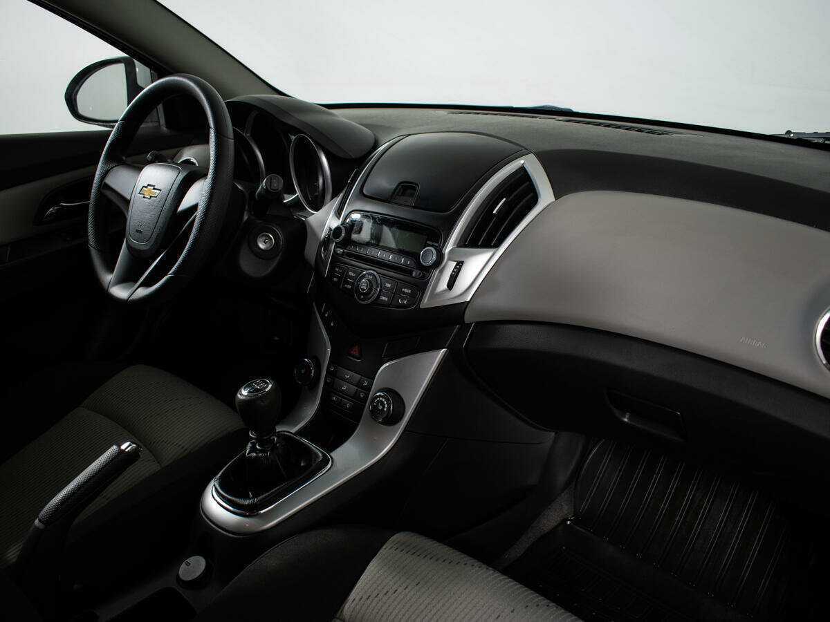 Chevrolet Cruze с пробегом — 2014 год. Фото: #8