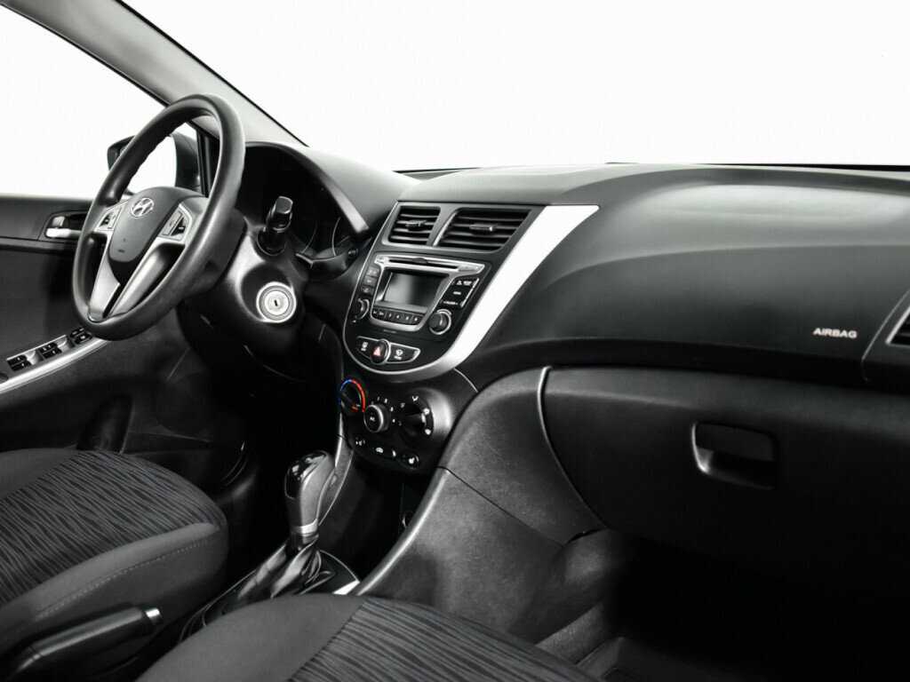 Hyundai Solaris с пробегом — 2015 год. Фото: #8