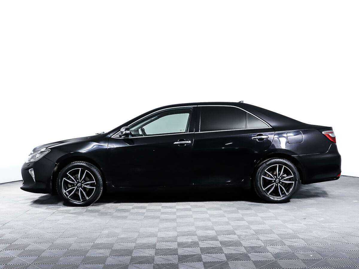 Toyota Camry с пробегом — 2017 год. Фото: #7