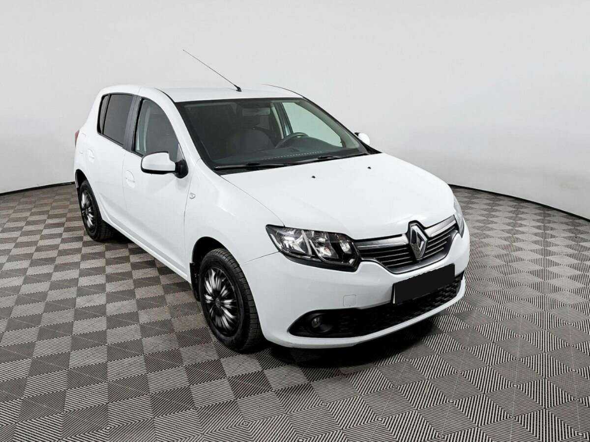 Renault Sandero с пробегом — 2018 год. Фото: #2
