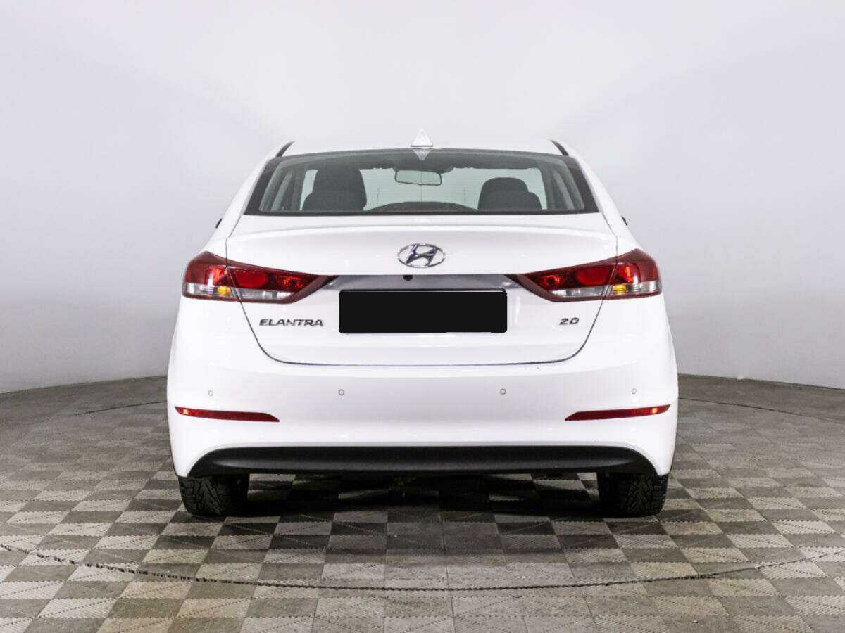 Hyundai Elantra с пробегом — 2017 год. Фото: #5