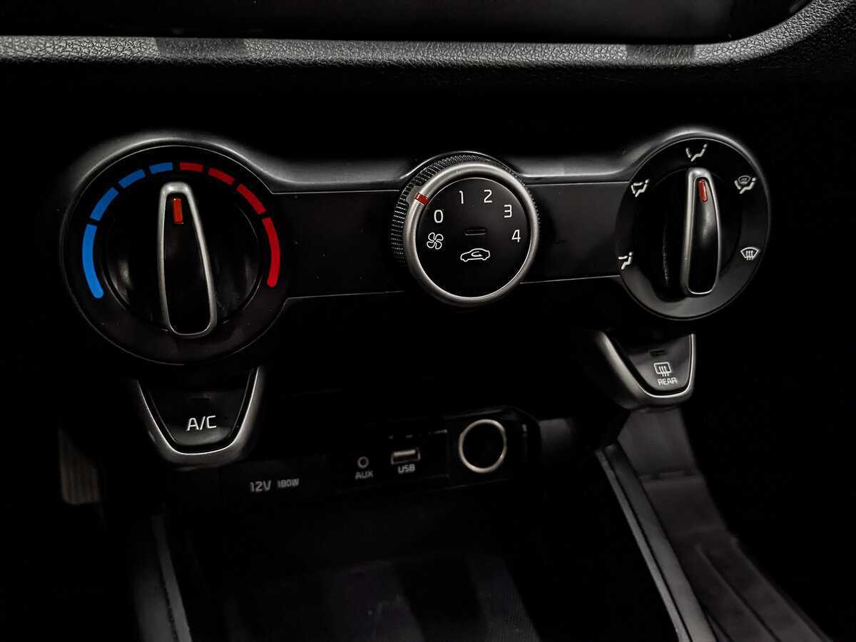 Kia Rio с пробегом — 2020 год. Фото: #17