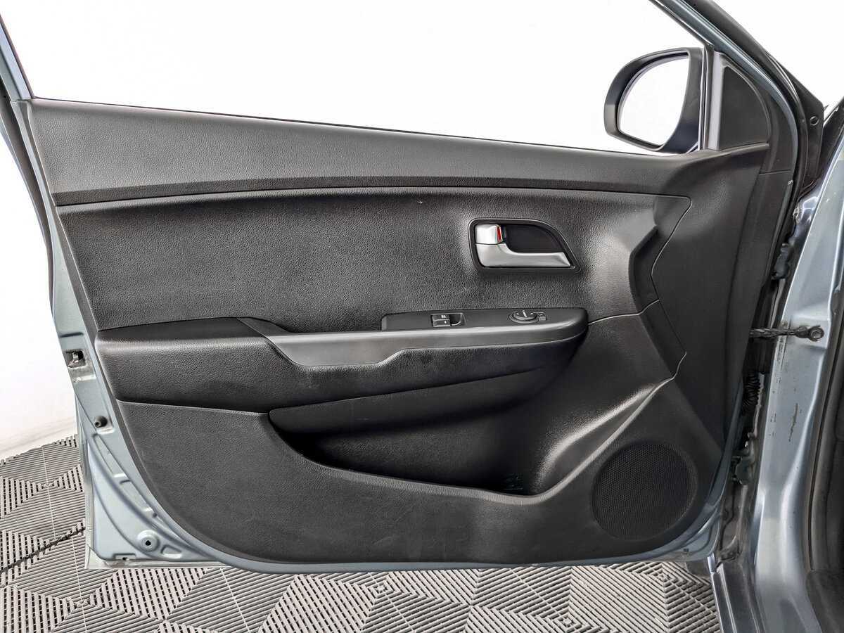 Kia Rio с пробегом — 2015 год. Фото: #14