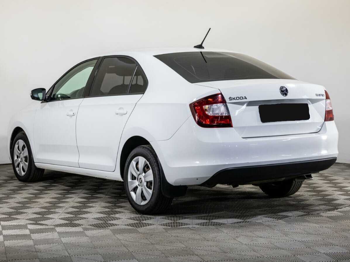 Skoda Rapid с пробегом — 2018 год. Фото: #6