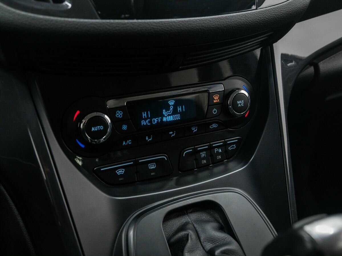 Ford Kuga с пробегом — 2015 год. Фото: #16