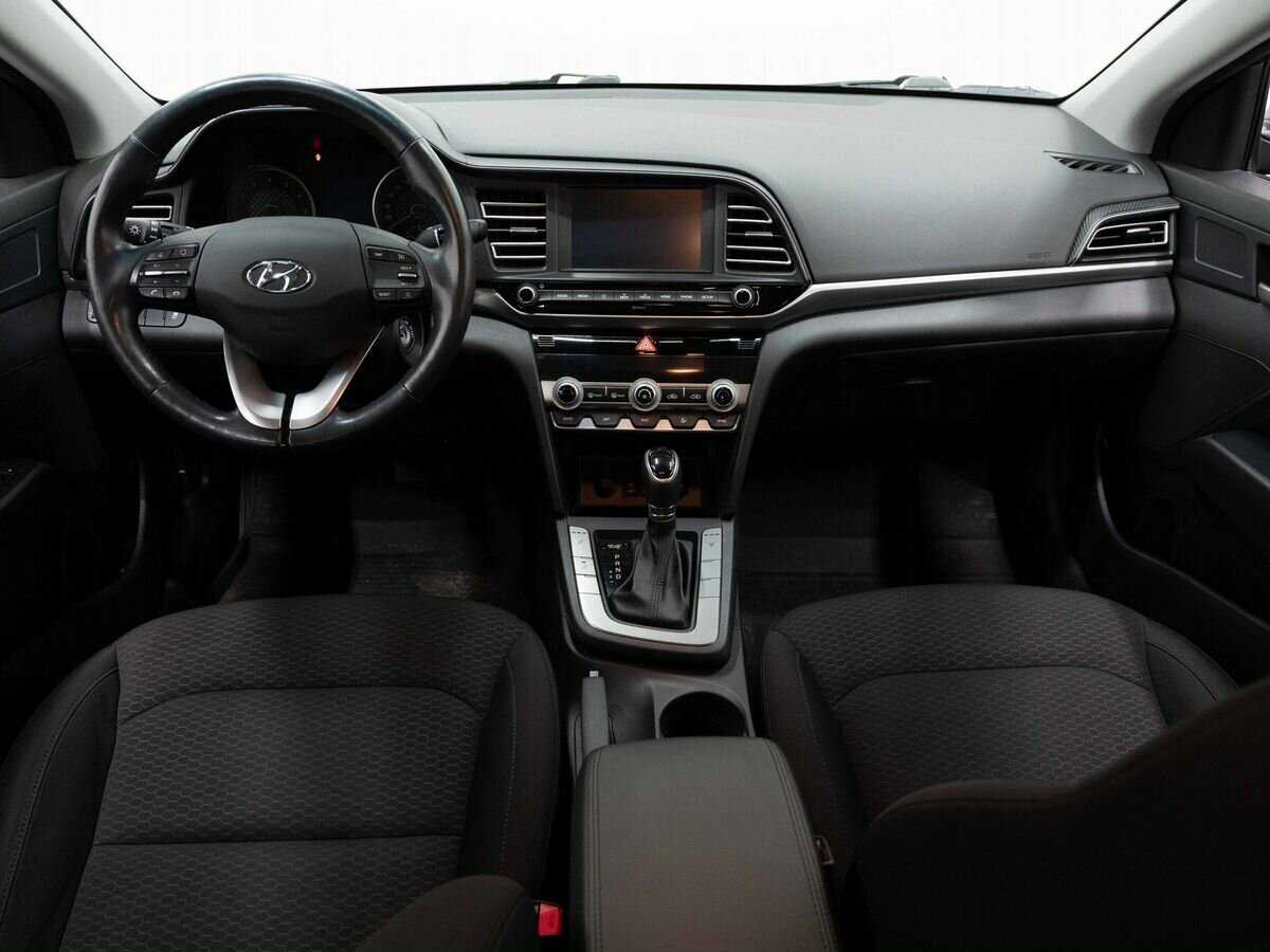 Hyundai Elantra с пробегом — 2020 год. Фото: #14