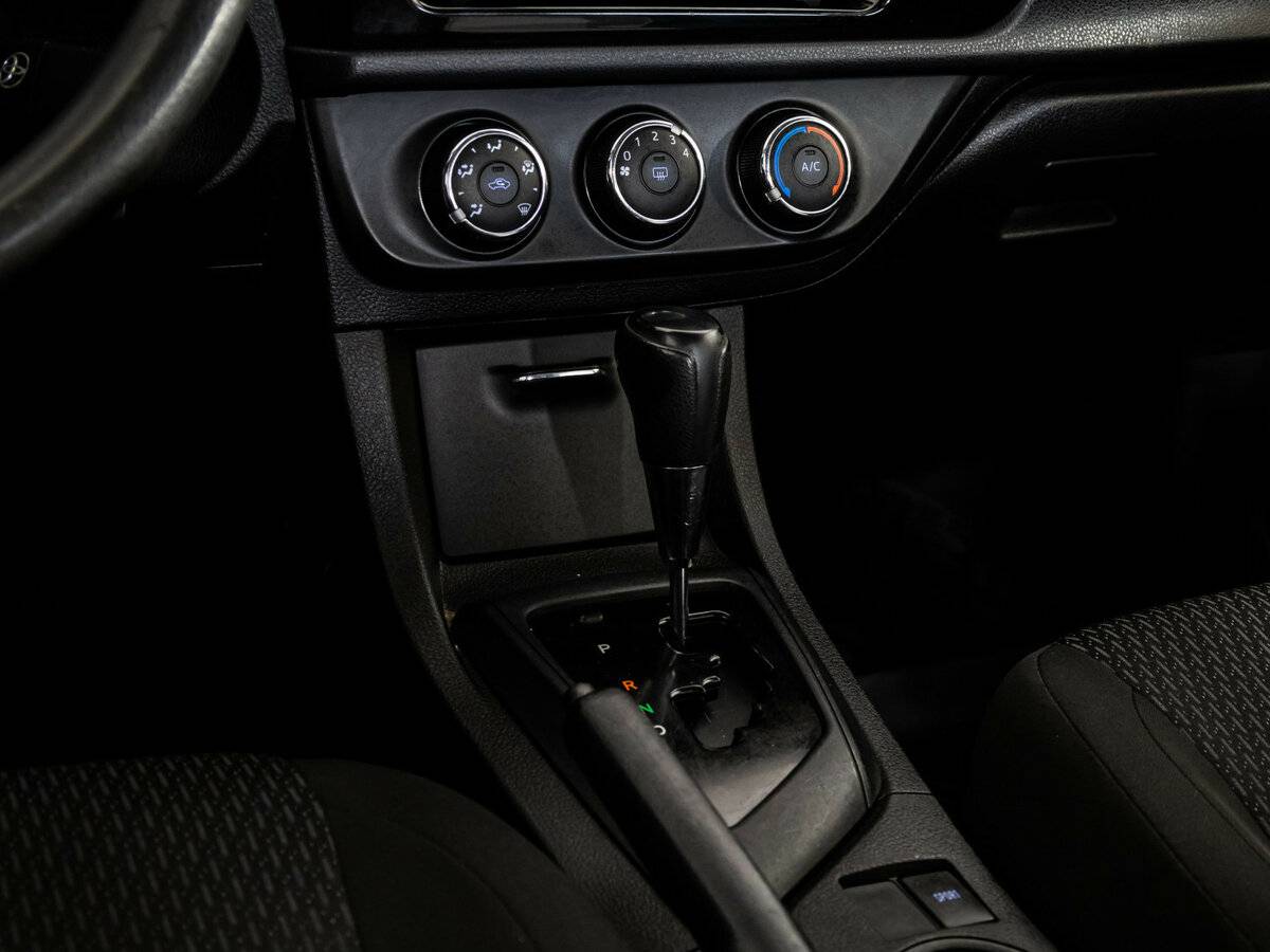 Toyota Corolla с пробегом — 2014 год. Фото: #7