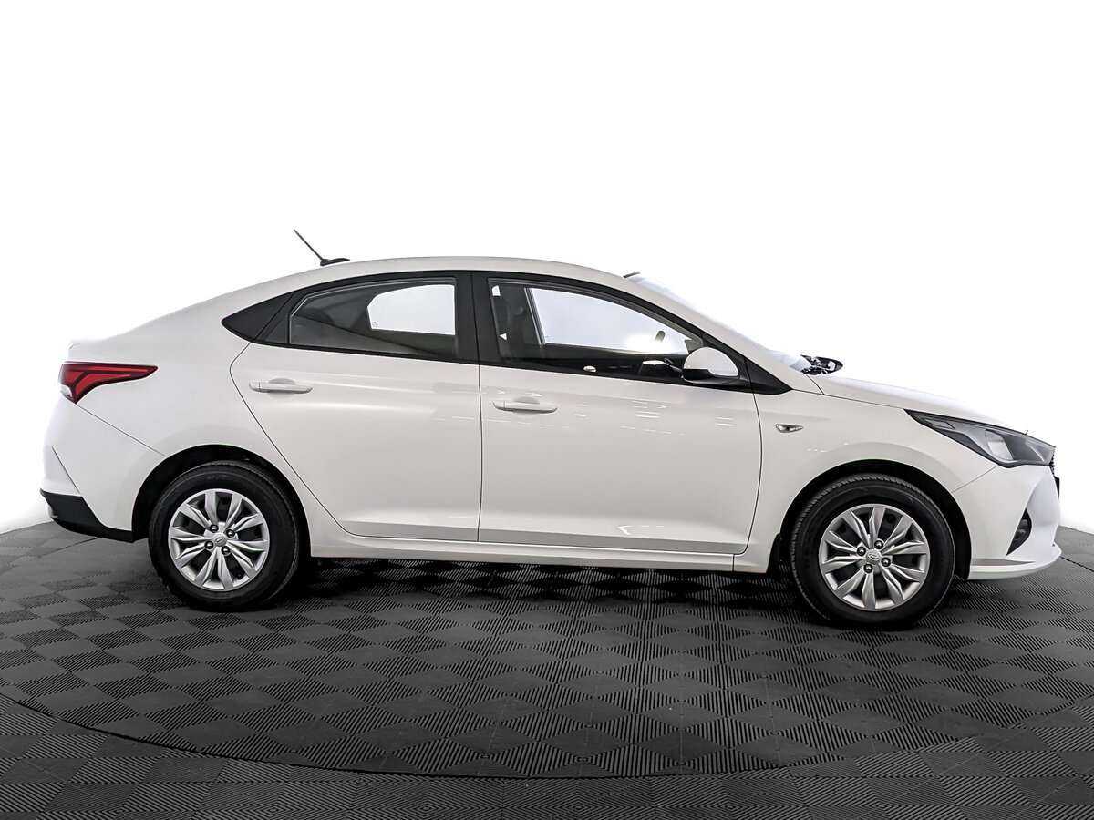 Hyundai Solaris с пробегом — 2022 год. Фото: #3