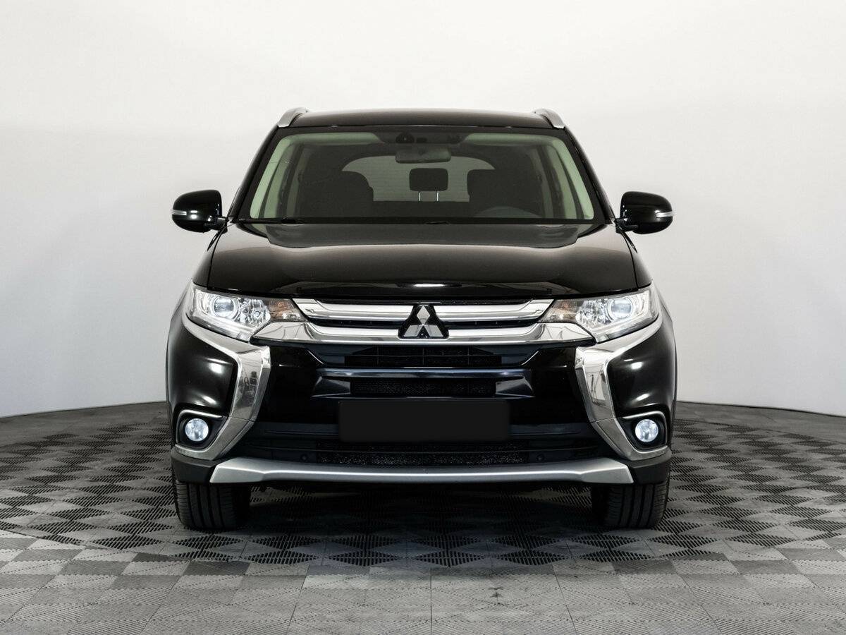 Mitsubishi Outlander с пробегом — 2018 год. Фото: #1
