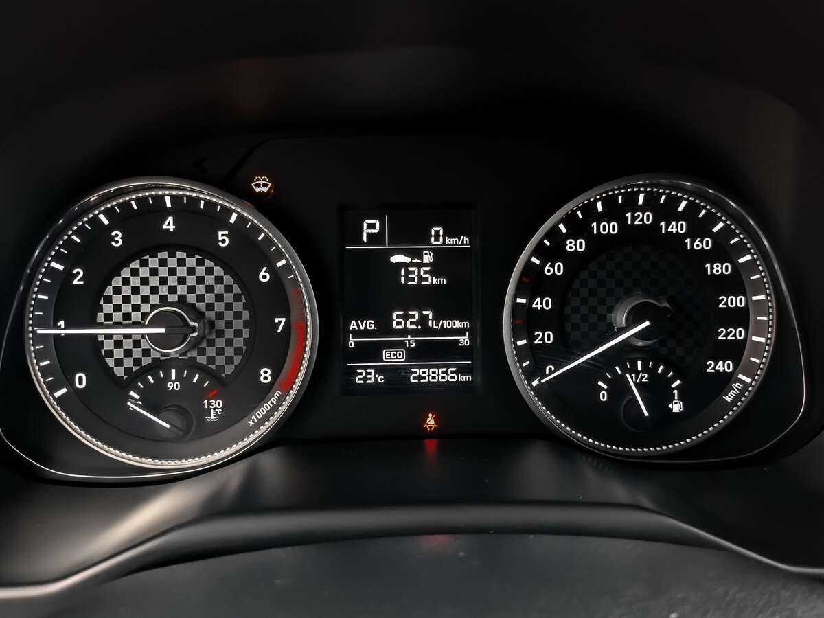 Hyundai Elantra с пробегом — 2019 год. Фото: #11