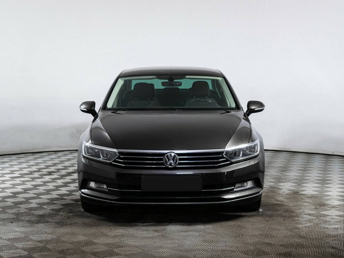Volkswagen Passat с пробегом — 2017 год. Фото: #1