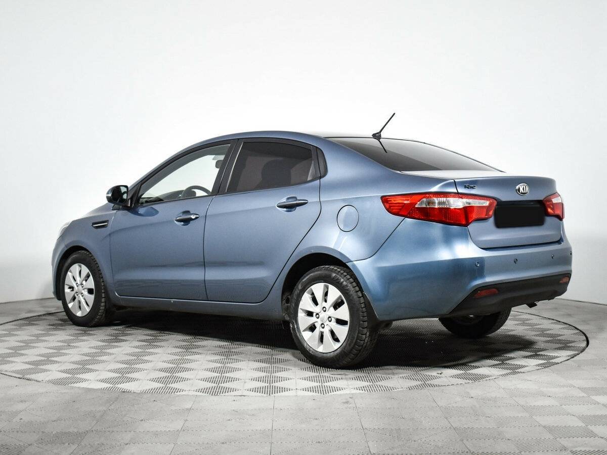 Kia Rio с пробегом — 2013 год. Фото: #6