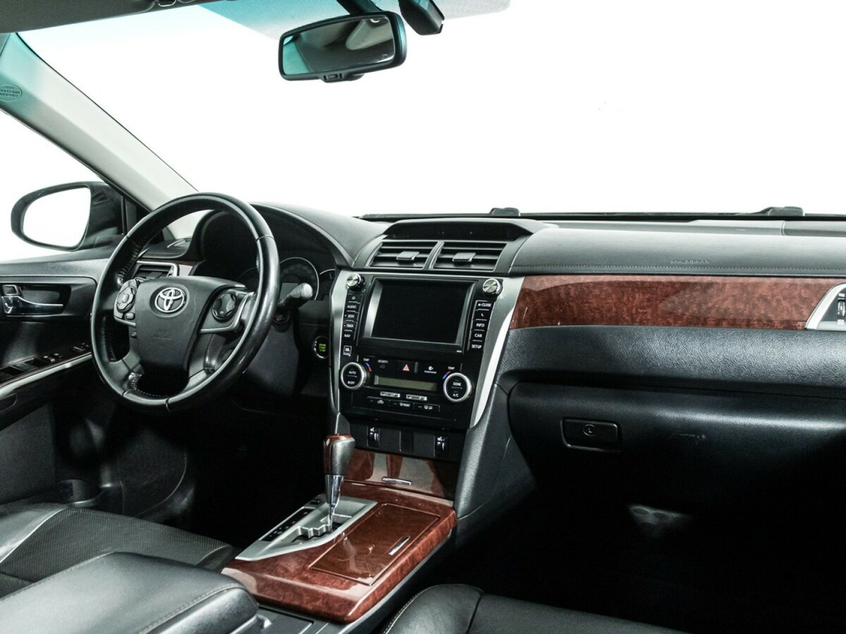 Toyota Camry с пробегом — 2014 год. Фото: #8