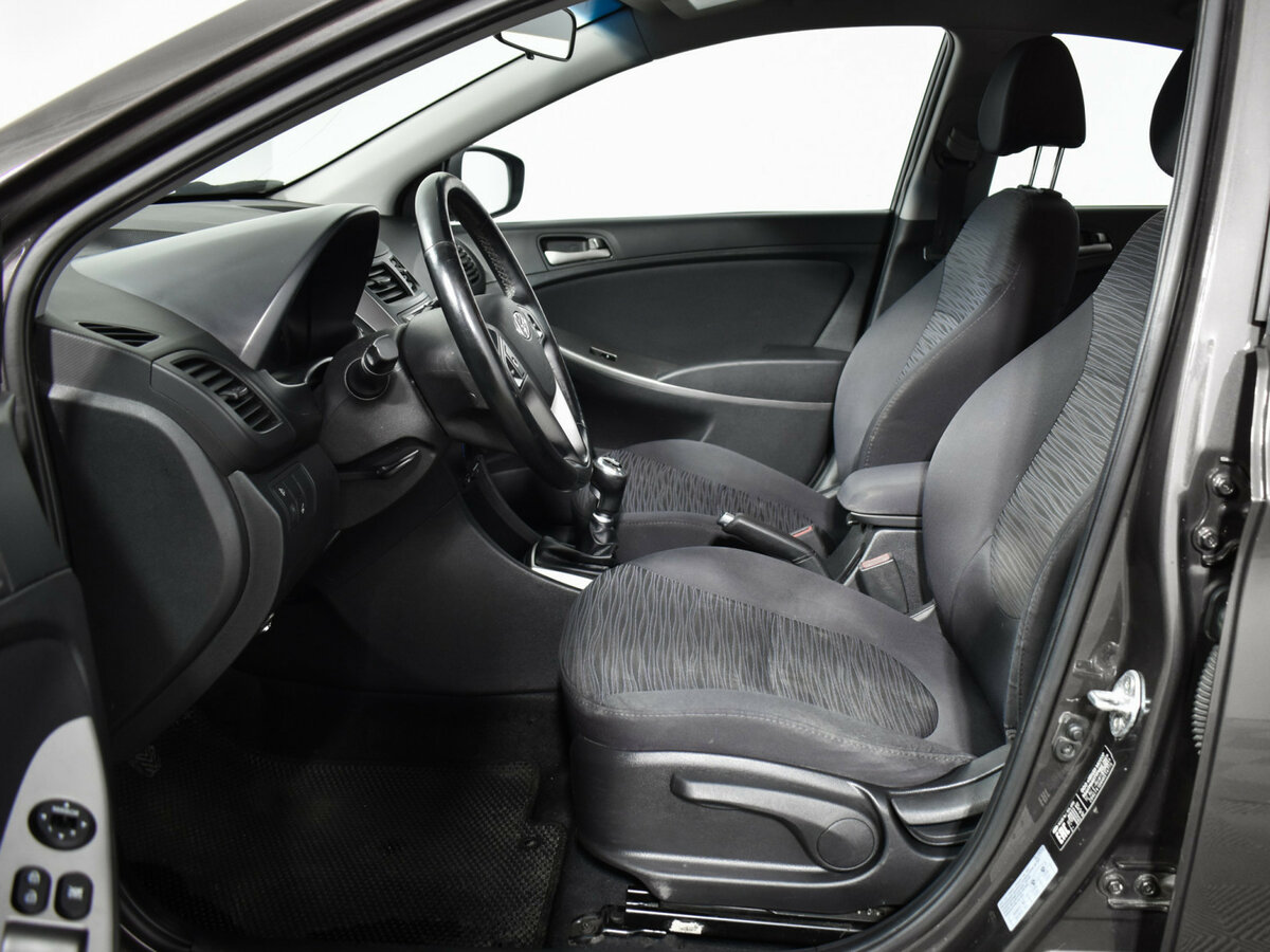 Hyundai Solaris с пробегом — 2016 год. Фото: #9