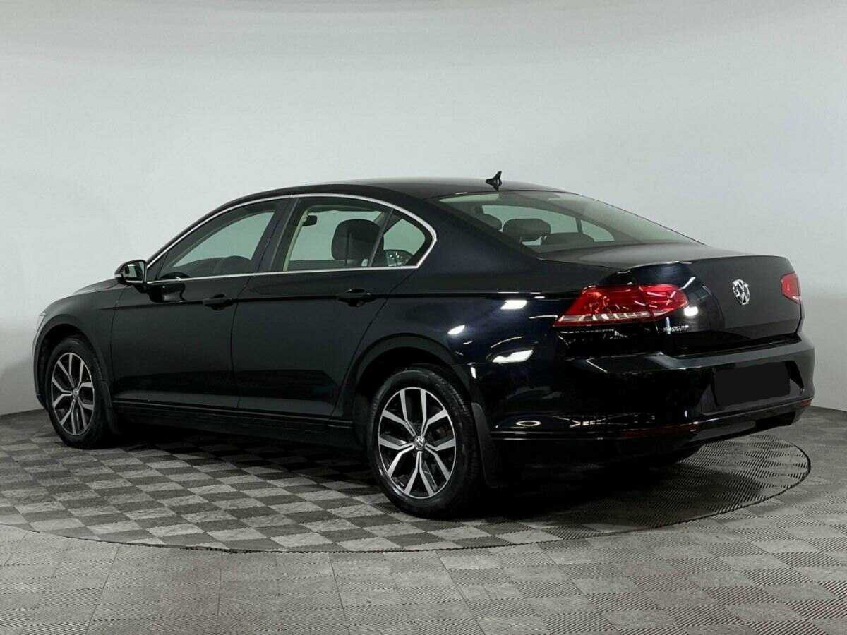 Volkswagen Passat с пробегом — 2018 год. Фото: #5