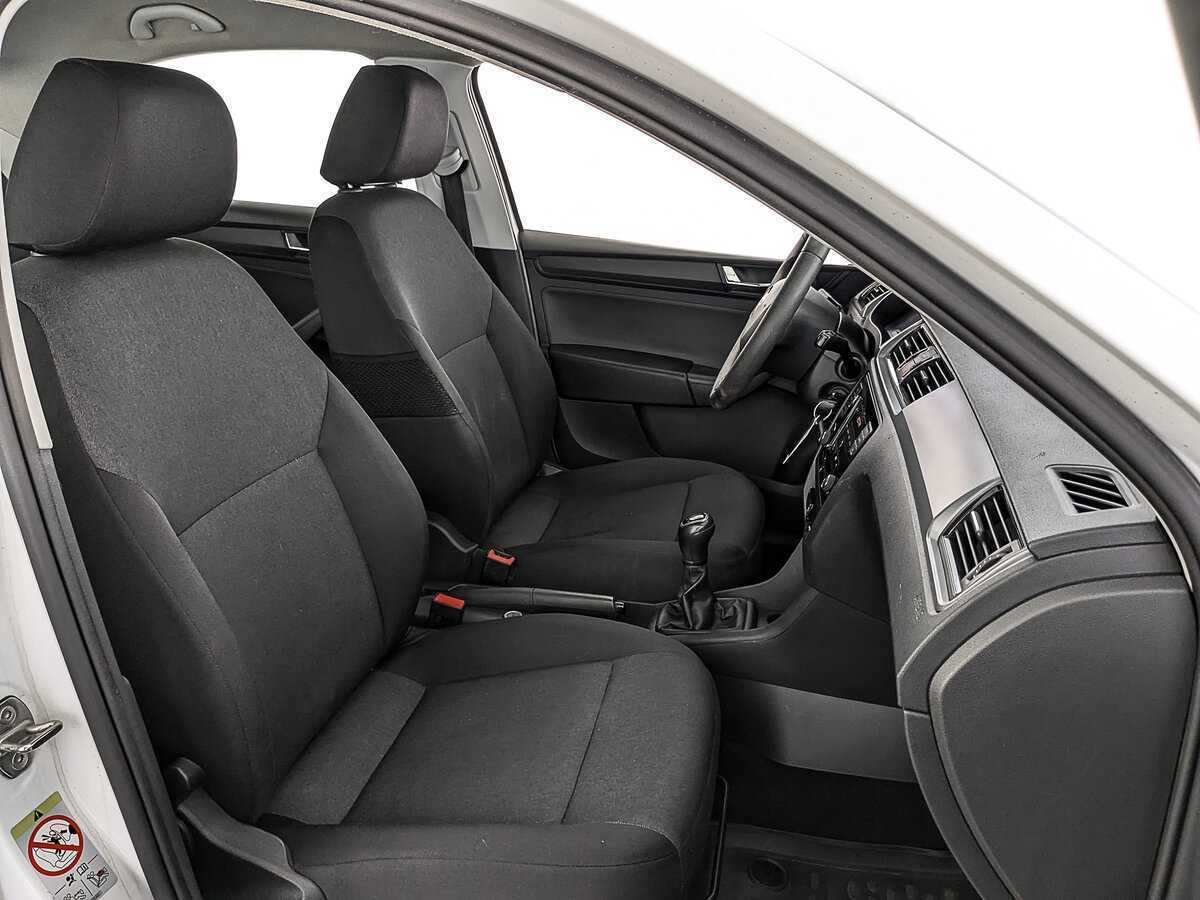Skoda Rapid с пробегом — 2019 год. Фото: #22