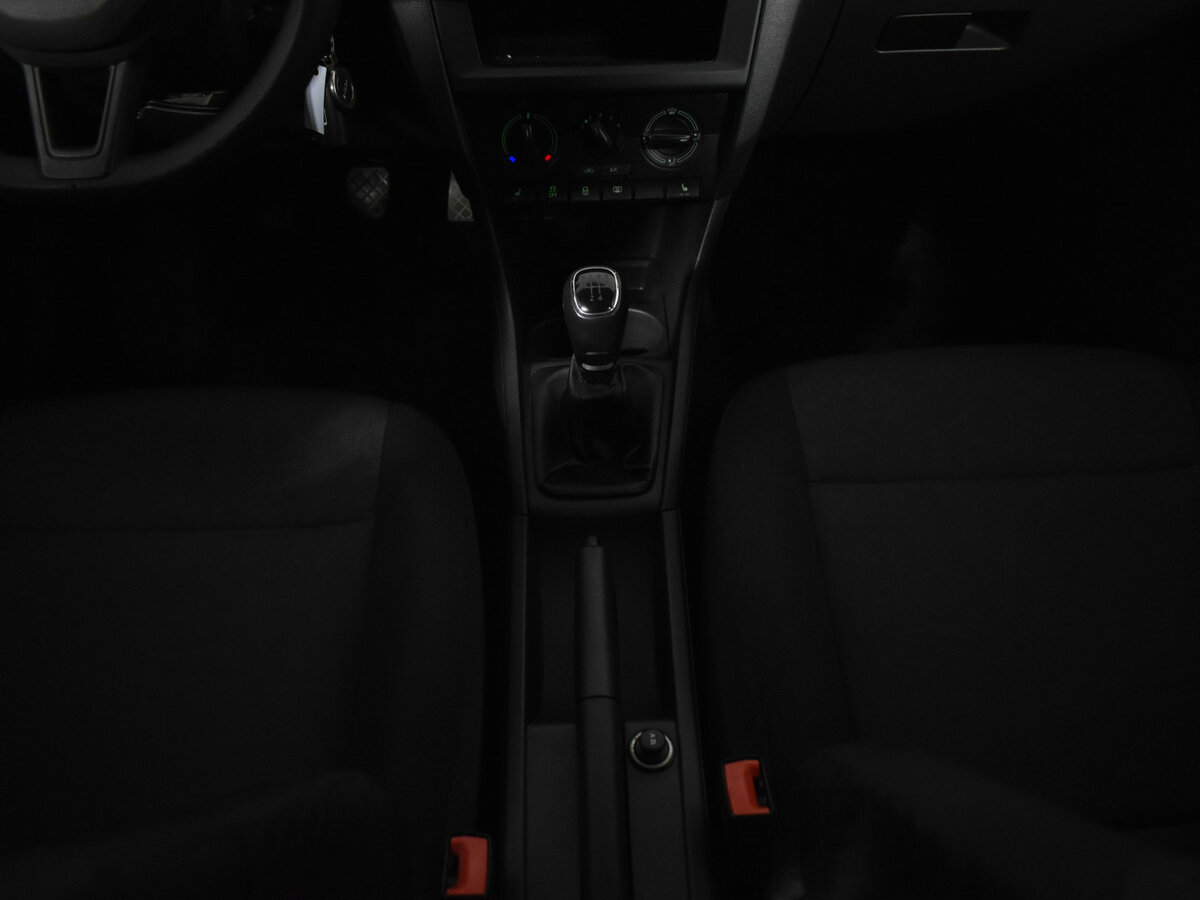 Skoda Rapid с пробегом — 2017 год. Фото: #13