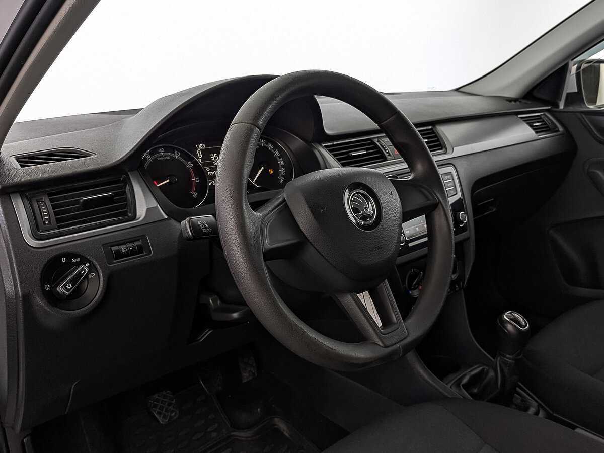 Skoda Rapid с пробегом — 2019 год. Фото: #14