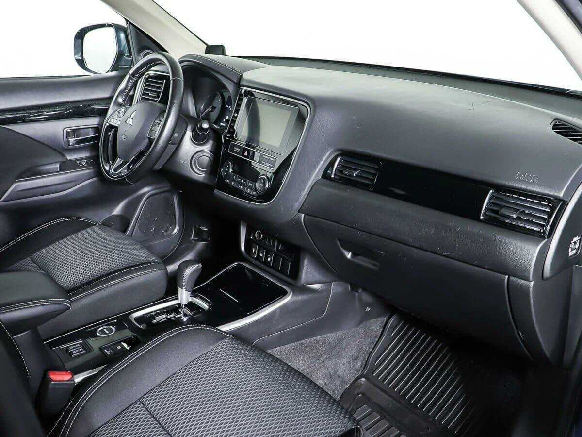 Mitsubishi Outlander с пробегом — 2019 год. Фото: #8