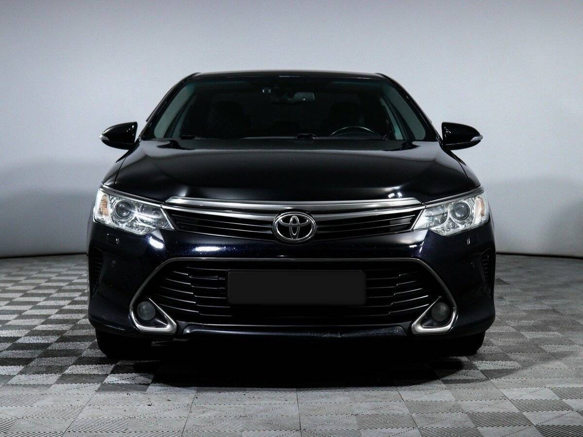 Toyota Camry с пробегом — 2015 год. Фото: #1