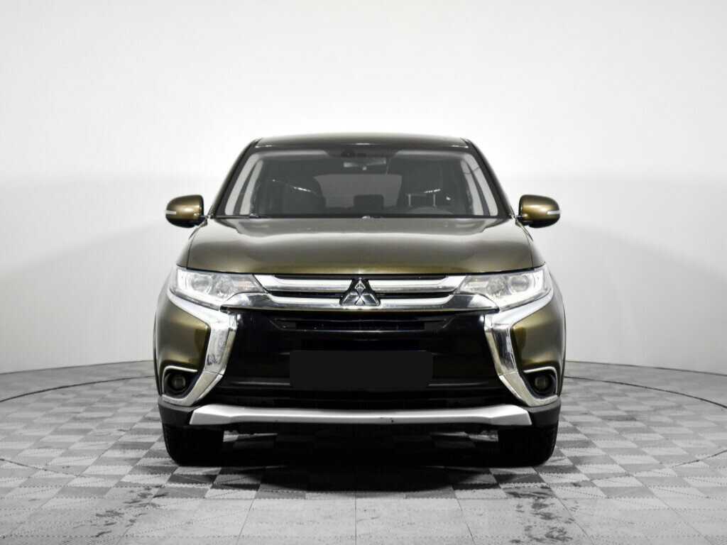 Mitsubishi Outlander с пробегом — 2017 год. Фото: #1