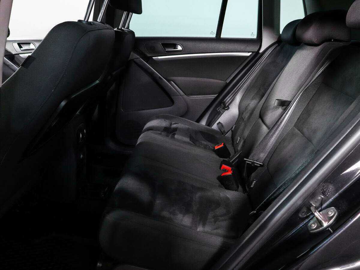 Volkswagen Tiguan с пробегом — 2012 год. Фото: #6
