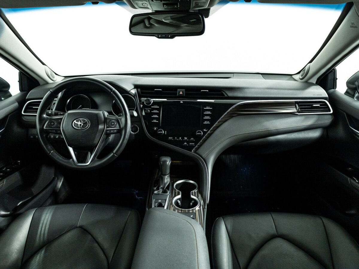 Toyota Camry с пробегом — 2020 год. Фото: #10