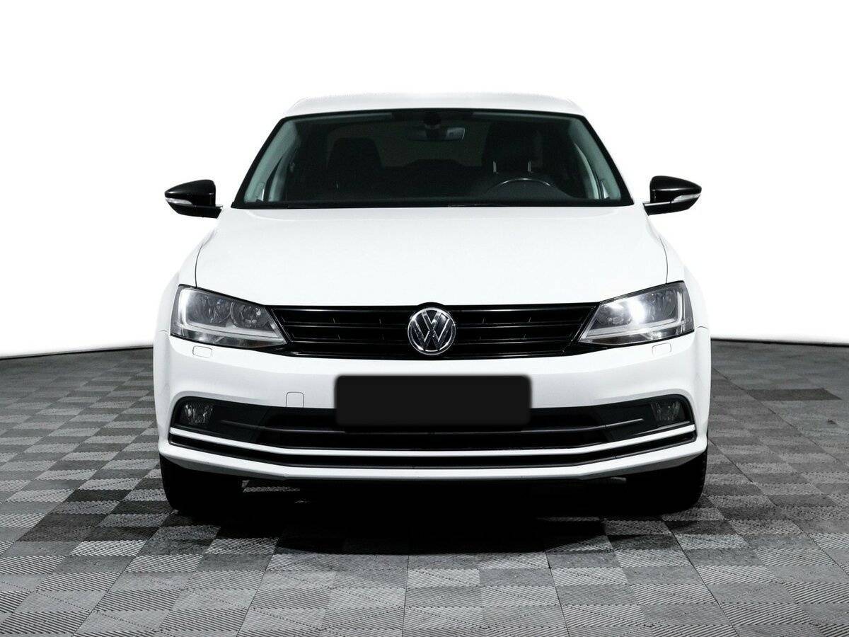 Volkswagen Jetta с пробегом — 2017 год. Фото: #1