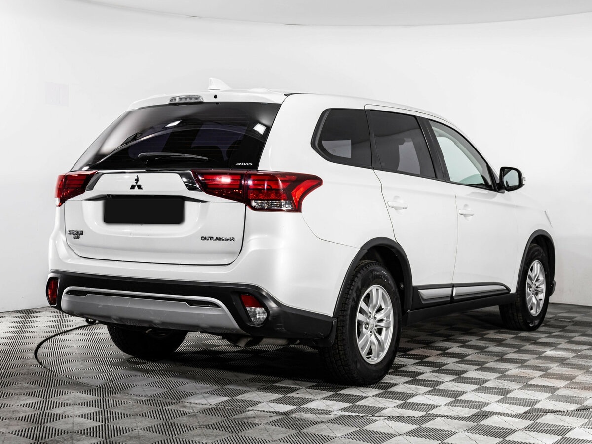Mitsubishi Outlander с пробегом — 2018 год. Фото: #4