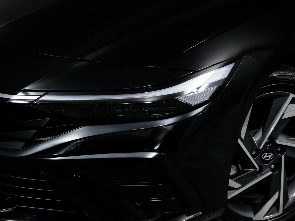 Hyundai Elantra с пробегом — 2023 год. Фото: #12