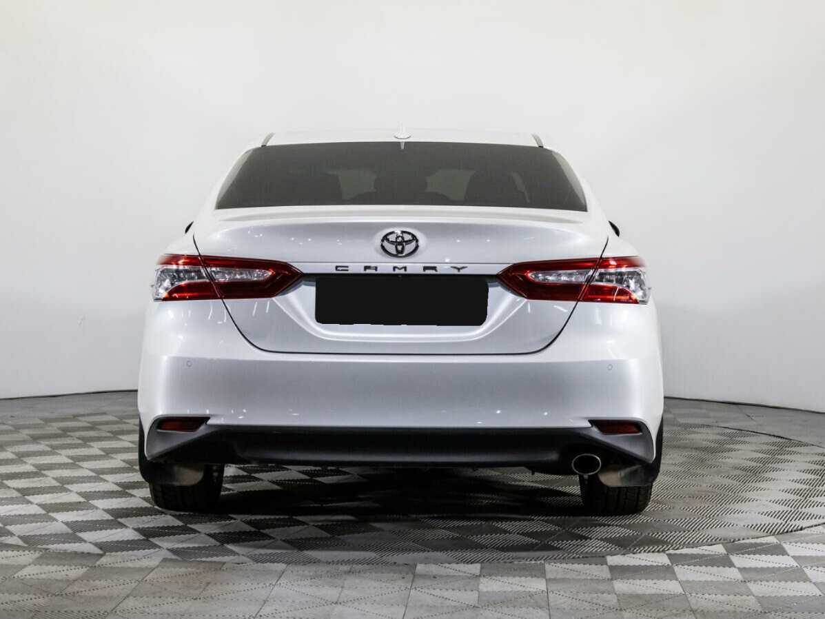 Toyota Camry с пробегом — 2018 год. Фото: #4