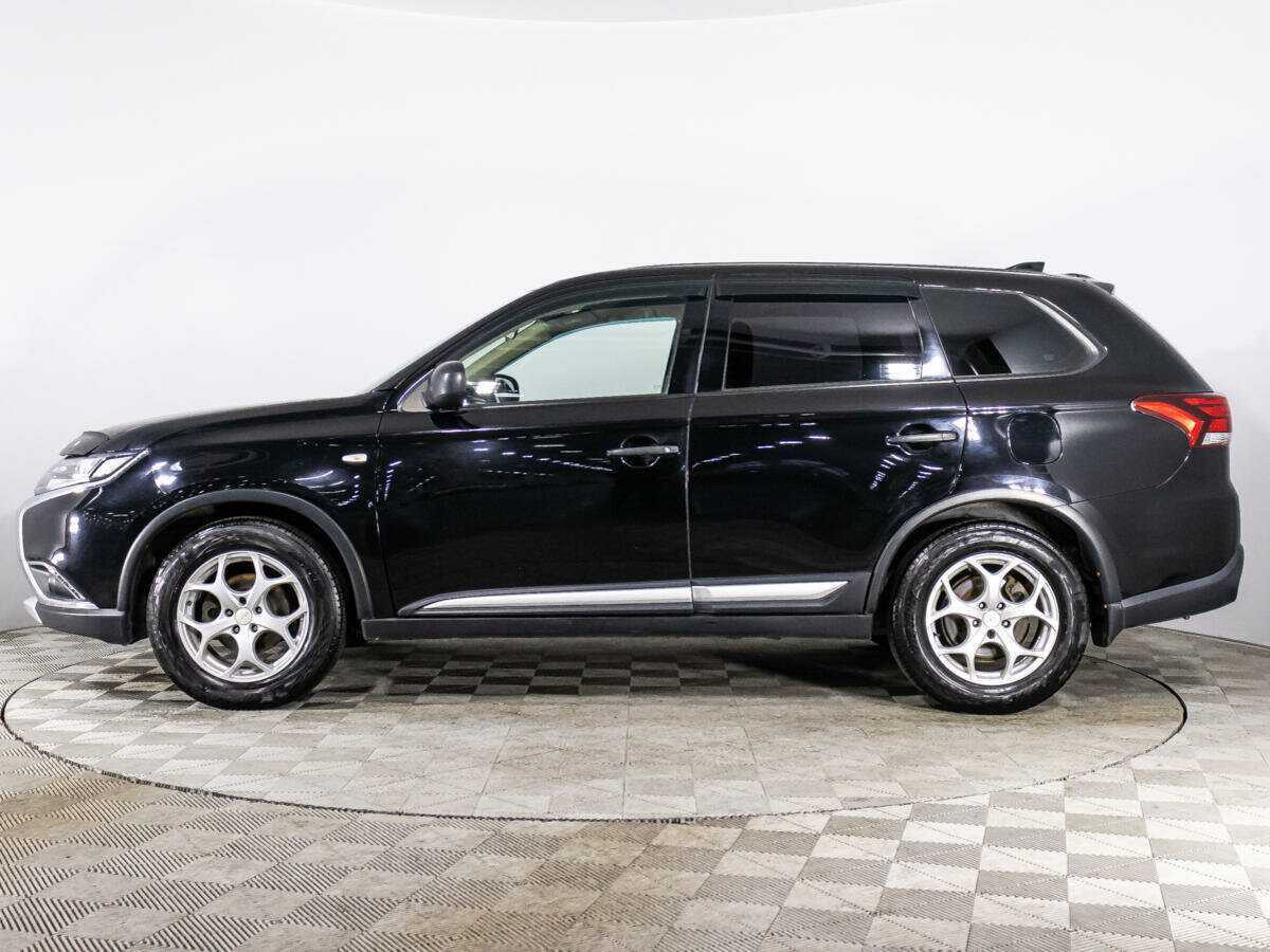 Mitsubishi Outlander с пробегом — 2017 год. Фото: #6