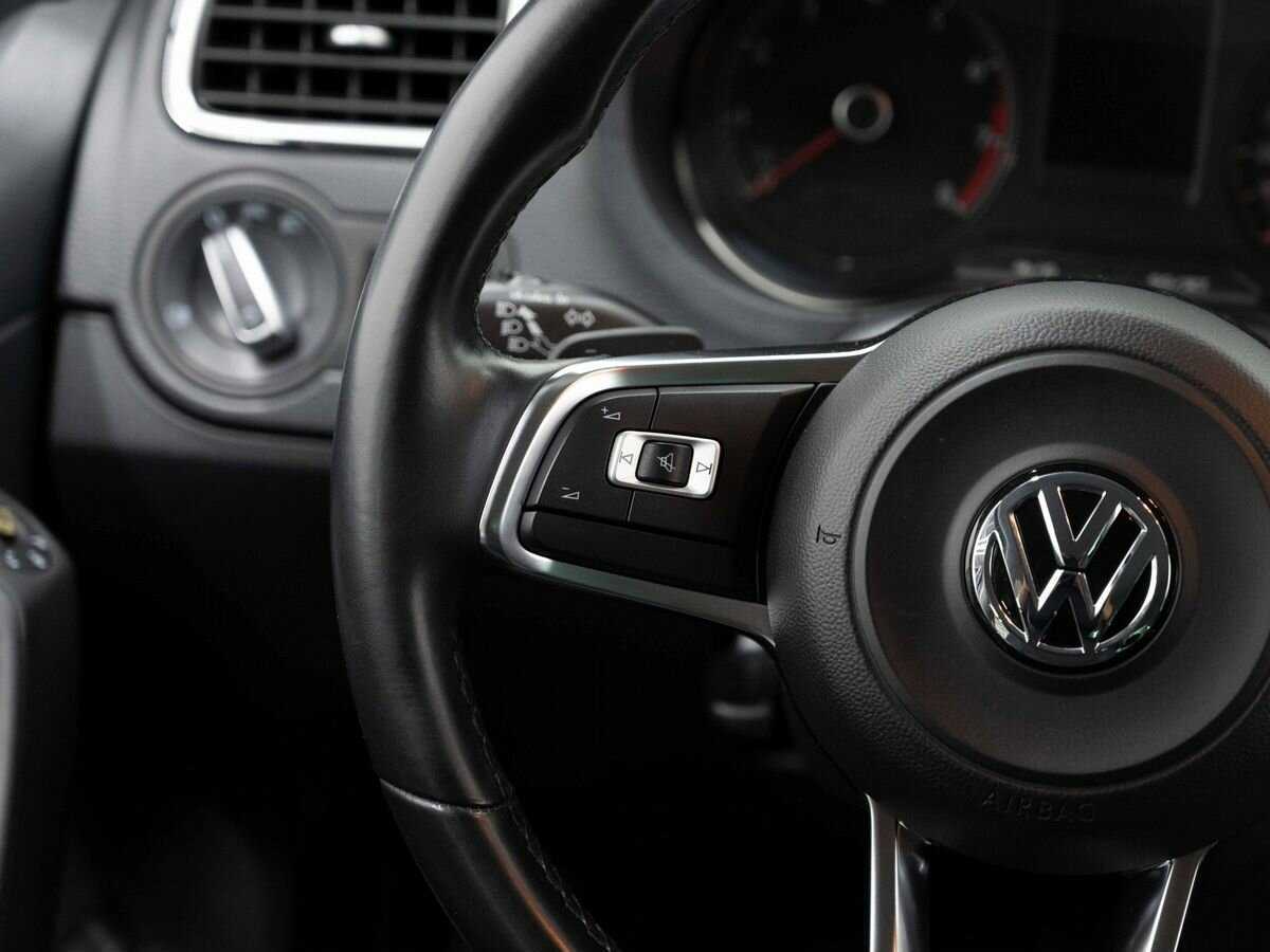 Volkswagen Polo с пробегом — 2019 год. Фото: #14