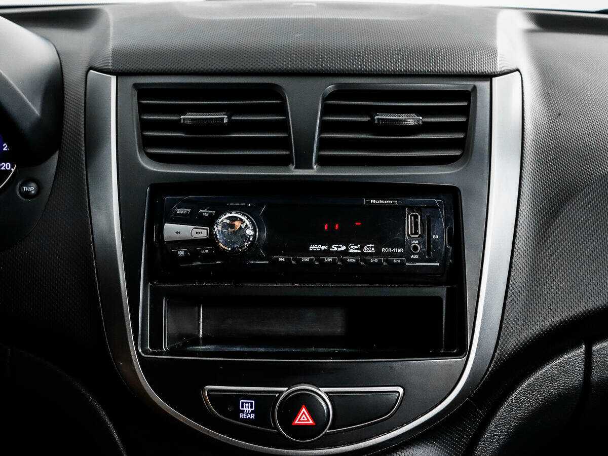 Hyundai Solaris с пробегом — 2016 год. Фото: #10