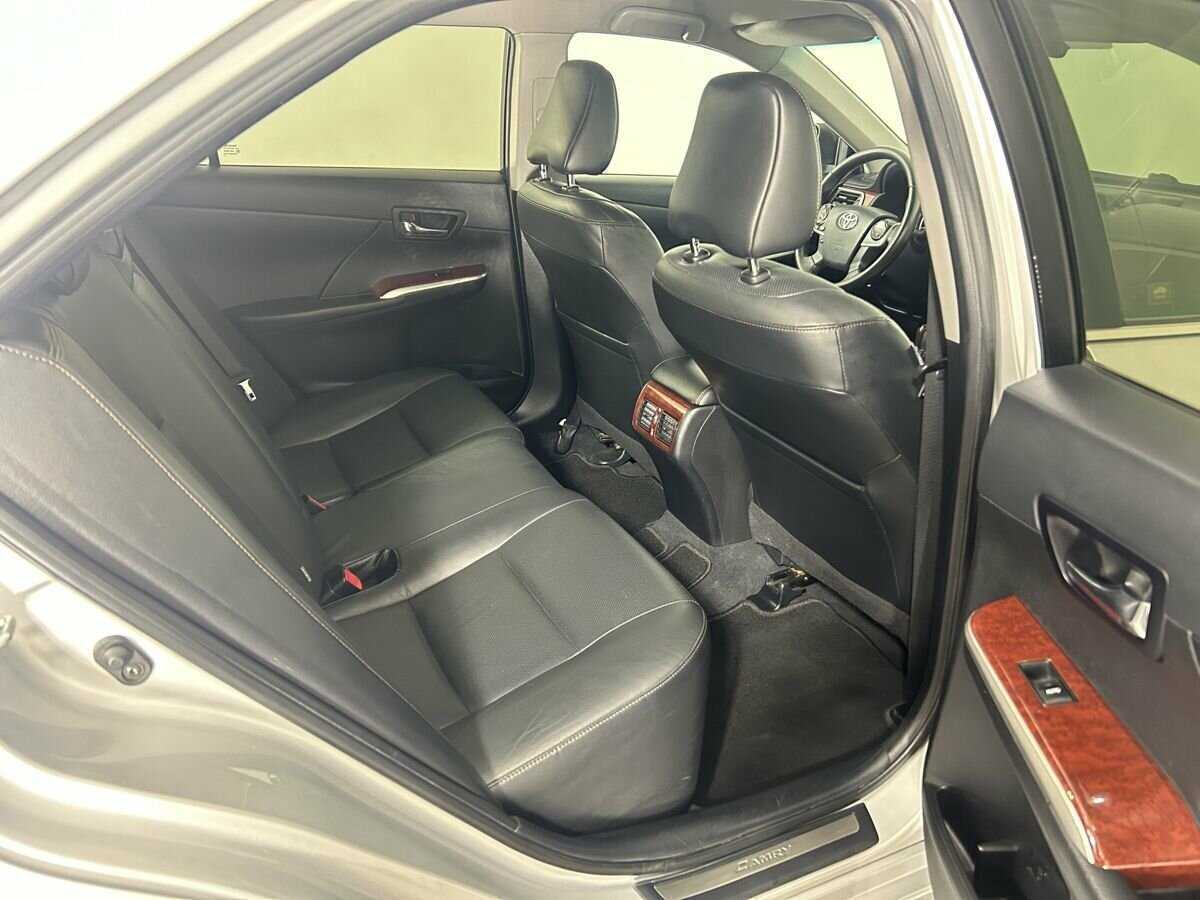 Toyota Camry с пробегом — 2013 год. Фото: #15