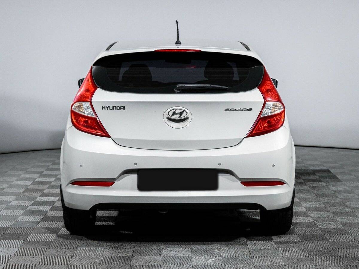 Hyundai Solaris с пробегом — 2015 год. Фото: #4