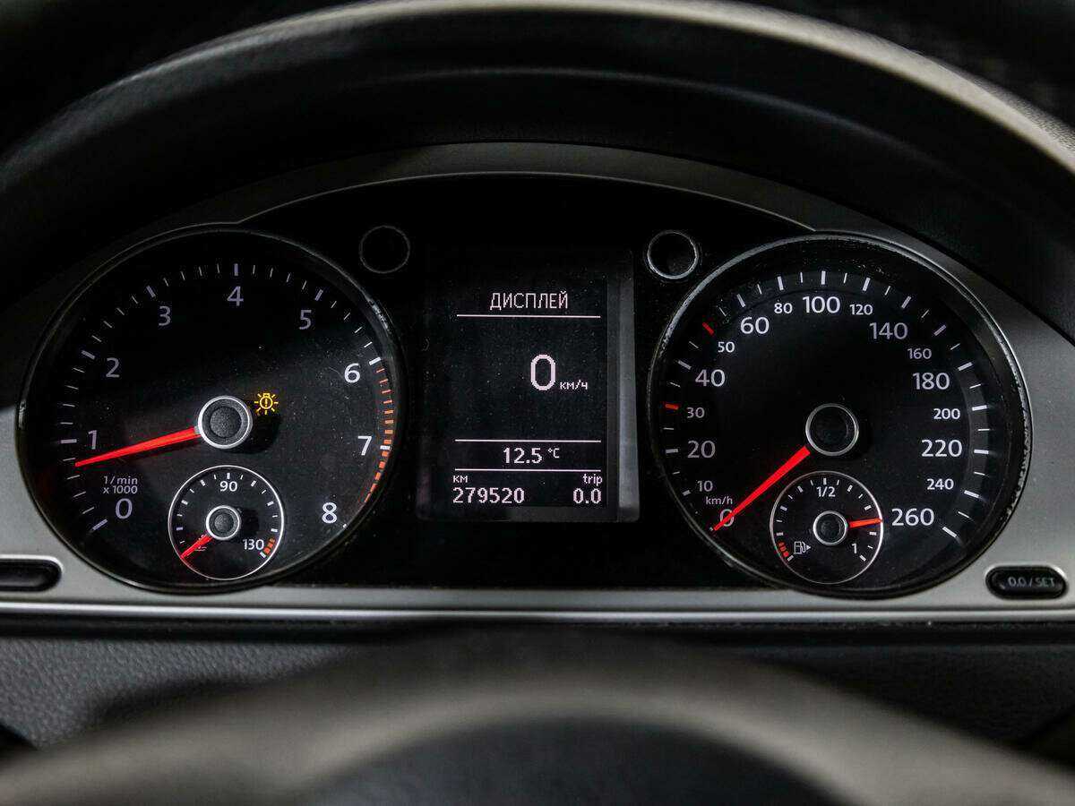 Volkswagen Passat с пробегом — 2012 год. Фото: #11