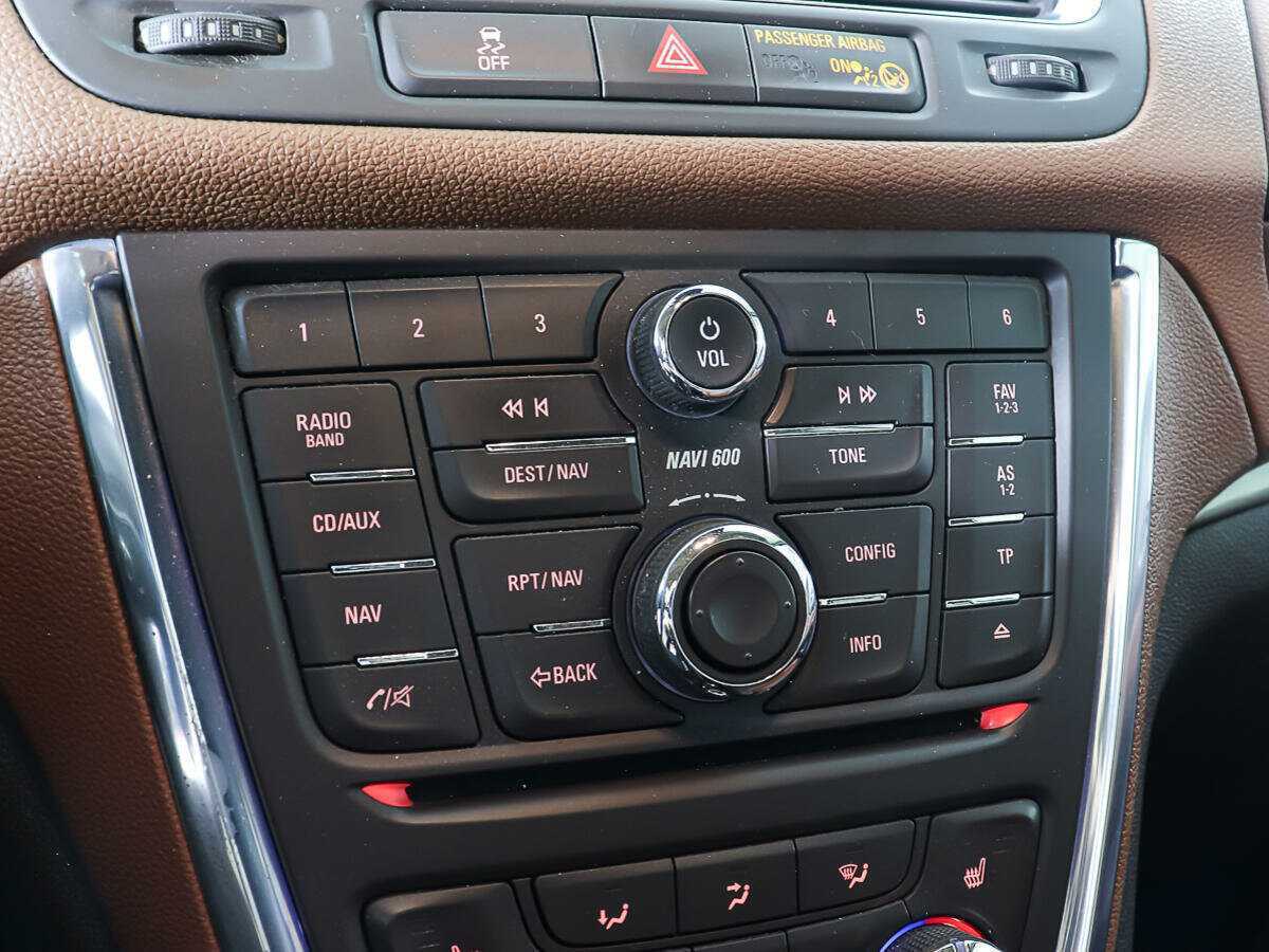 Opel Mokka с пробегом — 2012 год. Фото: #18