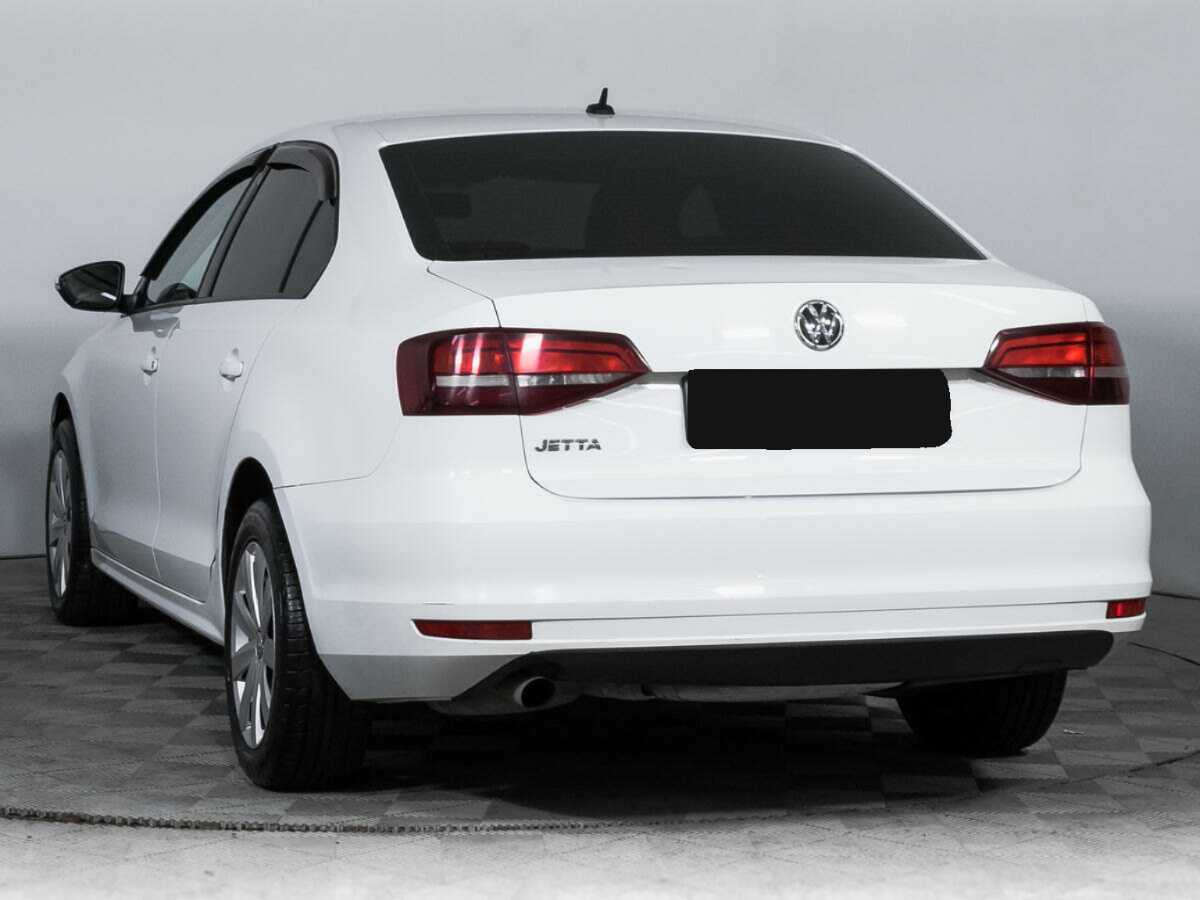 Volkswagen Jetta с пробегом — 2016 год. Фото: #6
