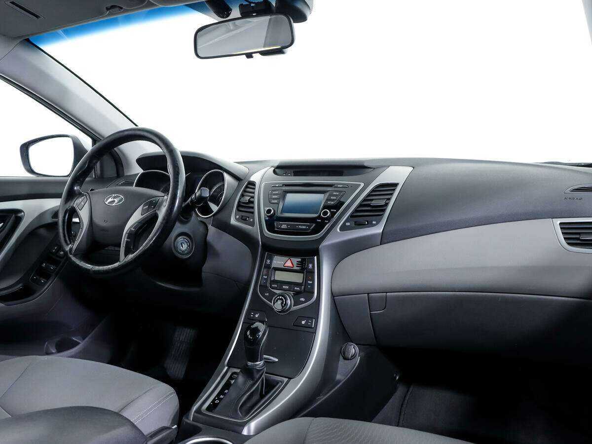 Hyundai Elantra с пробегом — 2014 год. Фото: #8