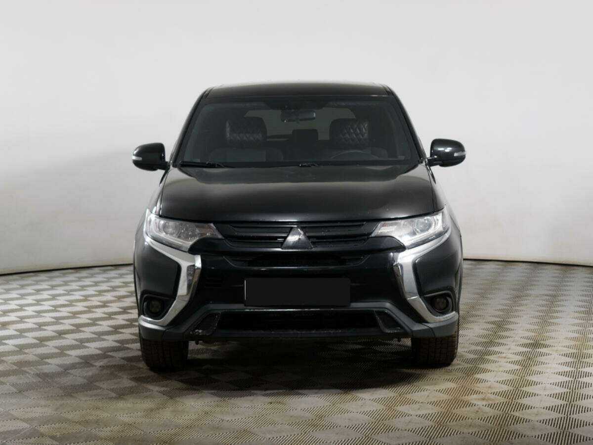 Mitsubishi Outlander с пробегом — 2018 год. Фото: #1