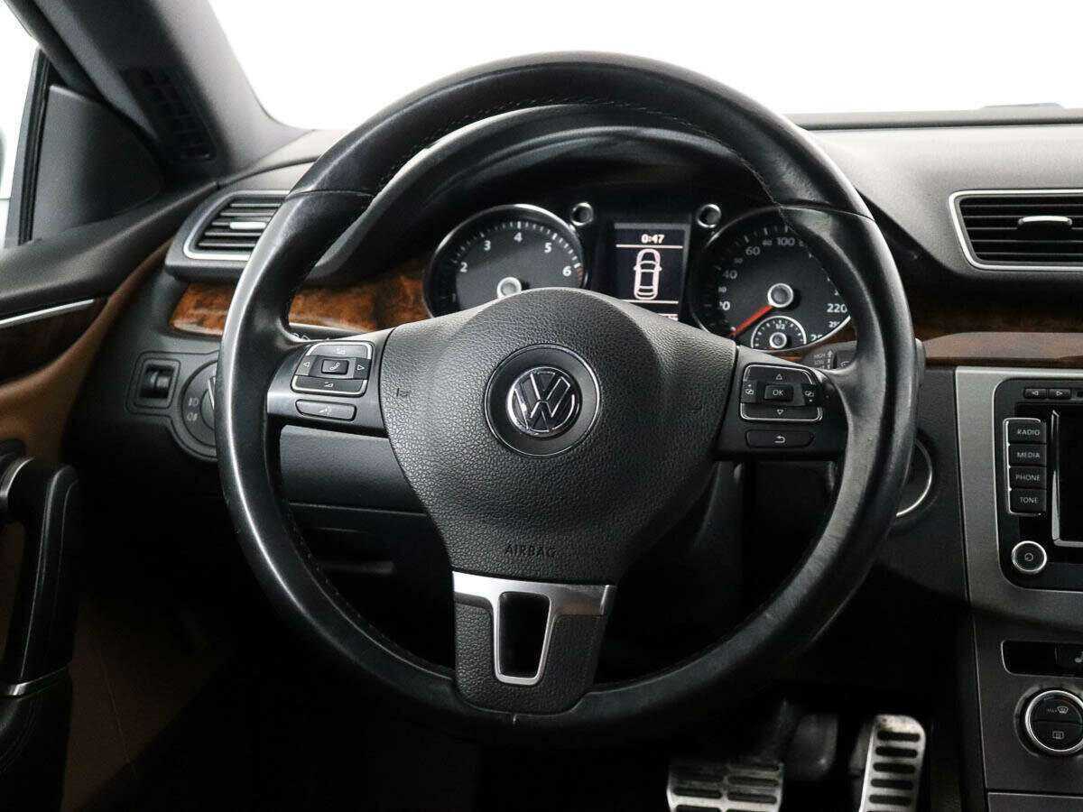 Volkswagen Passat CC с пробегом — 2012 год. Фото: #12