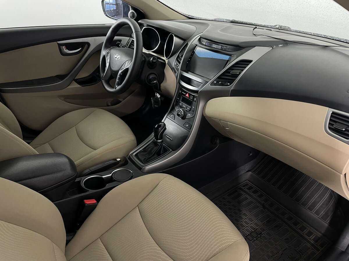 Hyundai Elantra с пробегом — 2014 год. Фото: #8