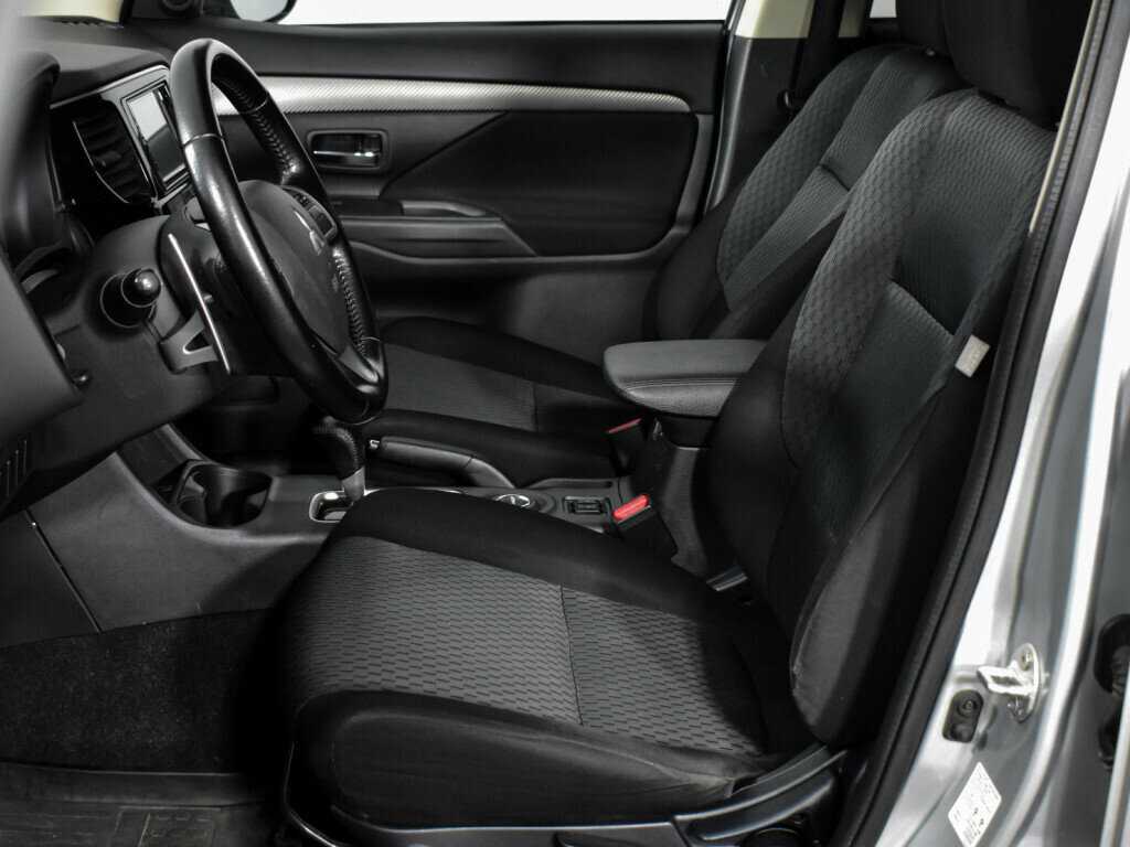 Mitsubishi Outlander с пробегом — 2014 год. Фото: #11