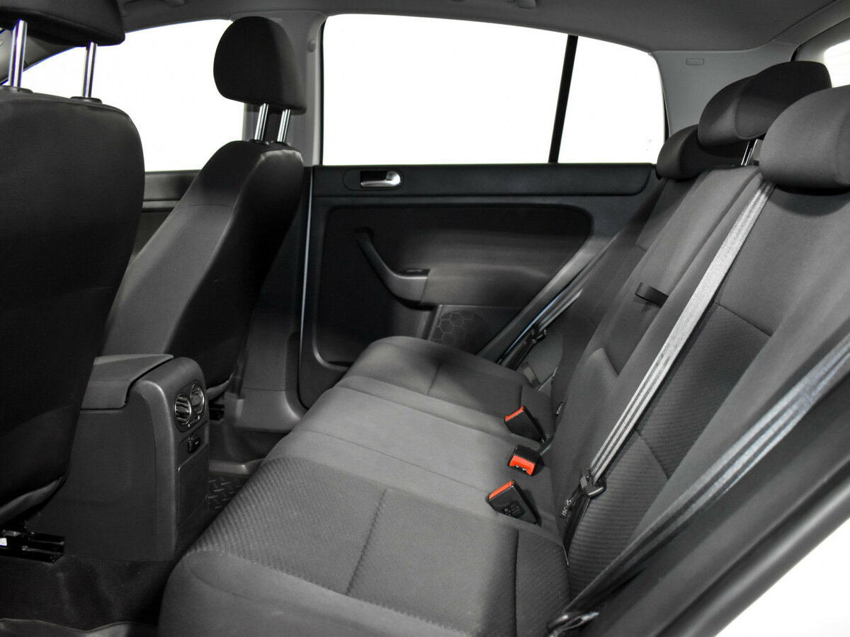 Volkswagen Golf Plus с пробегом — 2013 год. Фото: #10