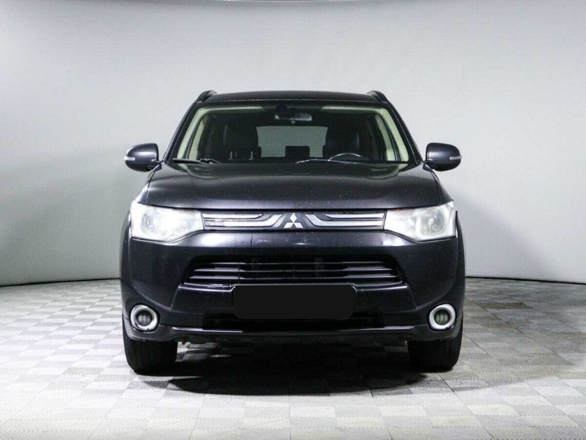 Mitsubishi Outlander с пробегом — 2012 год. Фото: #1