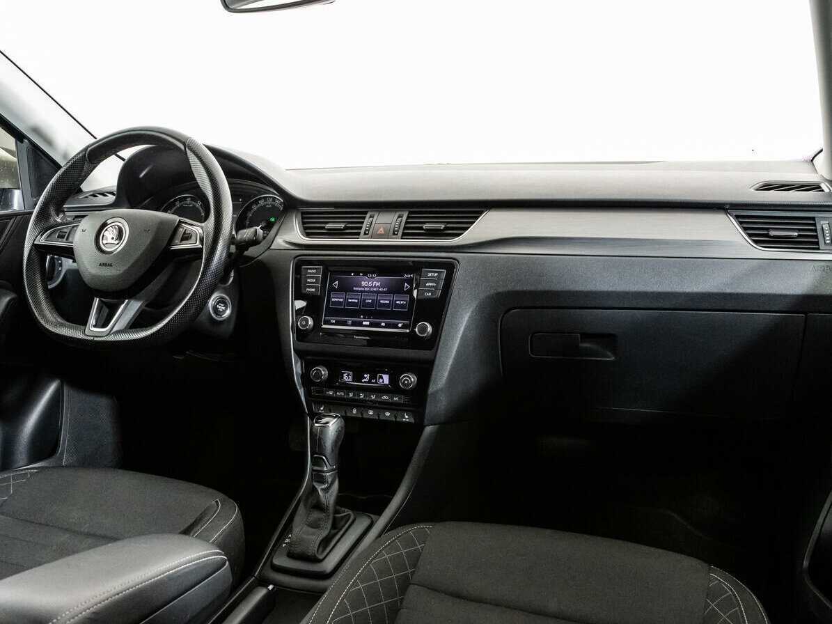 Skoda Rapid с пробегом — 2019 год. Фото: #6